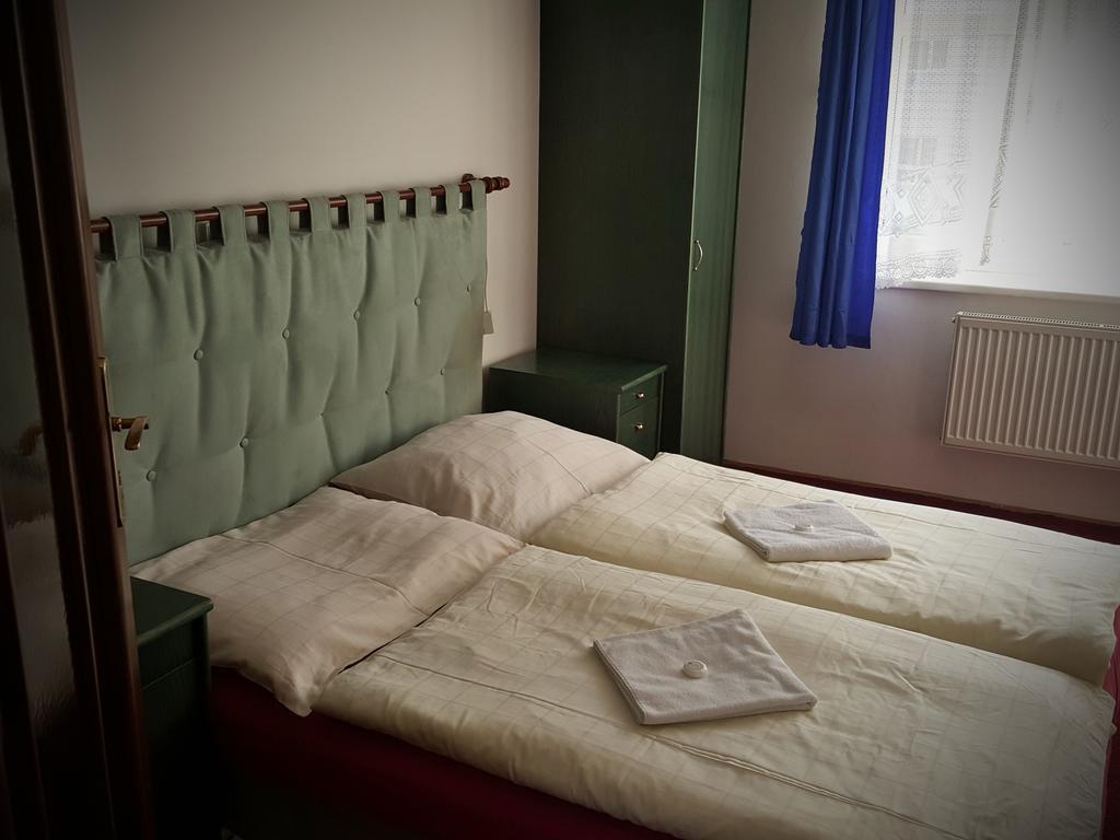 Harmony Hall Apartments Hradec Králové Exterior foto
